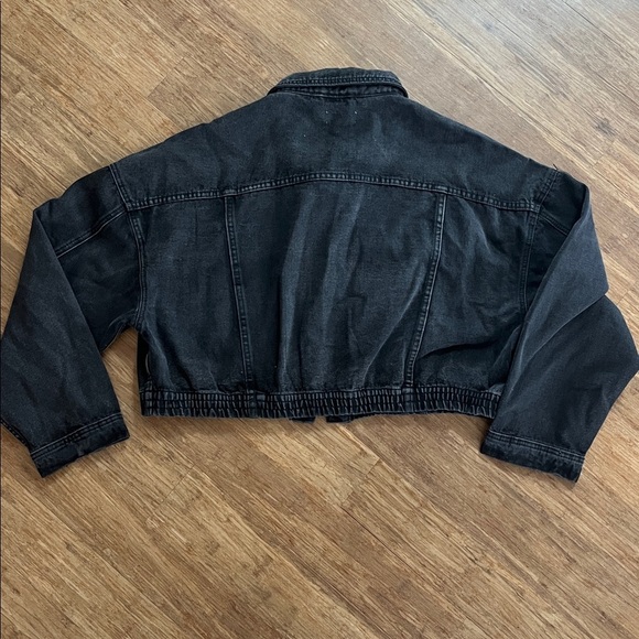 Mono B Cropped Denim Jacket with Tapered Sleeves and Shirred Hem, Sz 3XL - Picture 10 of 10